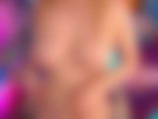 Live cam show with LylaYeess - Striptease on xplaylive.com