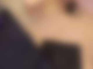 Live cam show with AdaBennett - Lovense on AdultVida.com