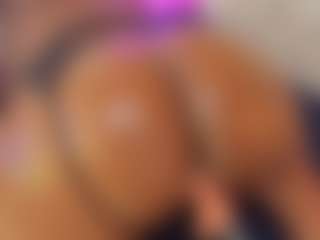 Live cam show with AdaBennett - Ebony HD on Camsoda Late Night
