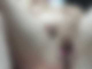 Live cam show with kattysquirt - Flashing on luckytryst.com
