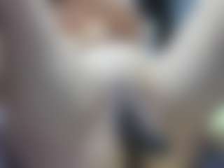 Live cam show with kattysquirt - Brown Eyes on Camsoda
