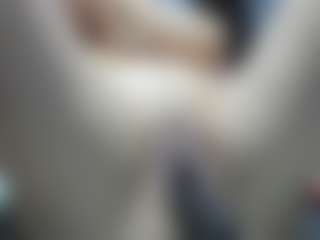 Live cam show with kattysquirt - Fingers on madthumbs