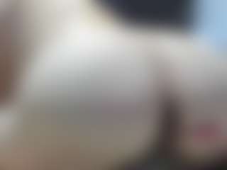 Live cam show with kattysquirt - Athletic on StripNow