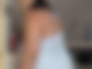 Alice Jones milf MILF webcam performer live streaming