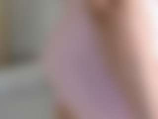 Live cam show with Alice Jones - Squirt on Camsoda