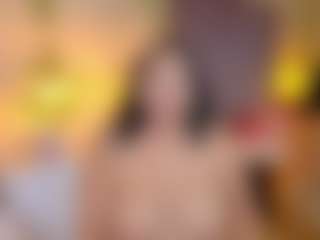 Live cam show with Alice Jones - Fingering MILF on StripNow