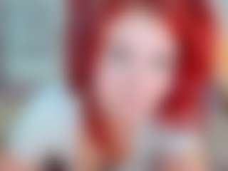 CreamyLissa MILF webcam performer live streaming