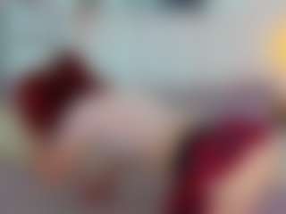 Live cam show with CreamyLissa - Bikini on Fling VIP Chat