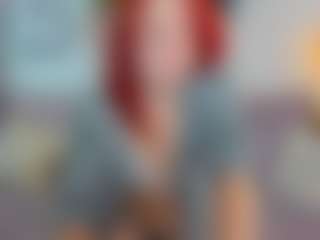 CreamyLissa MILF webcam performer live streaming