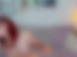 Live cam show with CreamyLissa - Green Eyes on livesuperchat.net