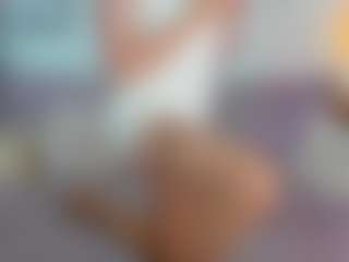 Live cam show with CreamyLissa - MILF on livesuperchat.net