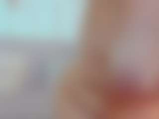 Live cam show with CreamyLissa - Blowjob on liverealitysex.com