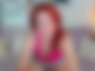Live cam show with CreamyLissa - Bedroom MILF on Dare Cams
