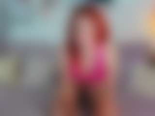 Live cam show with CreamyLissa - Petite MILF on Taboo Cams XXX
