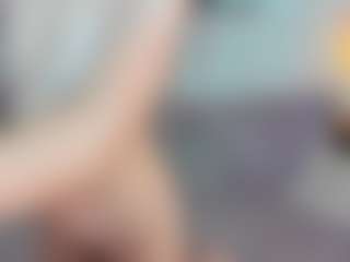 Live cam show with CreamyLissa - Red Hair Shaved Pussy on Dare Cams