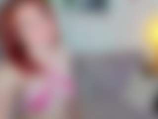 CreamyLissa MILF webcam performer live streaming