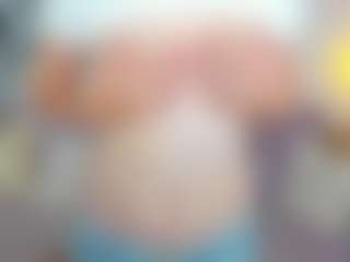 Live cam show with CreamyLissa - Bikini on CamwithHer