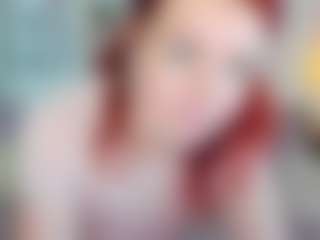 Live cam show with CreamyLissa - Bikini on CamClone