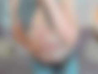 CreamyLissa MILF webcam performer live streaming