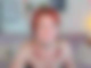 Live cam show with CreamyLissa - Green Eyes on TeamSkeetLive