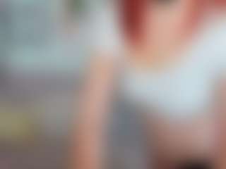 Live cam show with CreamyLissa - Petite MILF on Gym Cam Girls