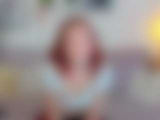 Live cam show with CreamyLissa - Petite on crypto-cams