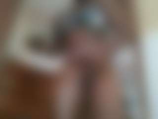 Horny-ella01's Live Sex Cam Show