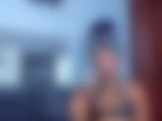 Live cam show with Coco-Kiiss - Ebony on Latina Girls