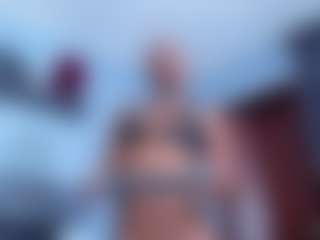 Live cam show with Coco-Kiiss - Creamy on Milf Play