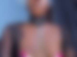 Live cam show with Coco-Kiiss - Athletic Ebony on Camsoda