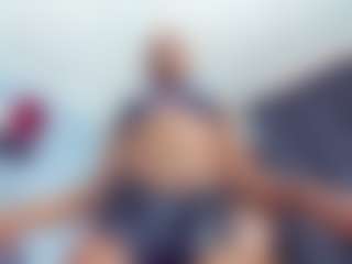 Live cam show with Coco-Kiiss - Facial Piercings on AdultVida.com