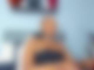 Live cam show with Coco-Kiiss - Ebony Small Tits on Strip Flash - Live Sex Shows