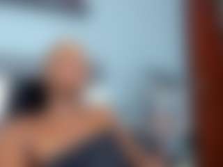 Live cam show with Coco-Kiiss - Facial Piercings on LiveSexCams6