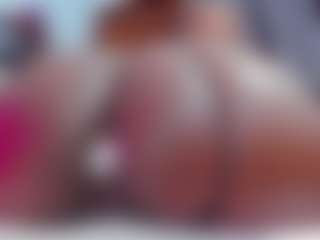 Live cam show with Coco-Kiiss - Small Tits on AdultVida.com