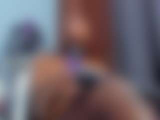 Live cam show with Coco-Kiiss - Athletic Ebony on fapnchat