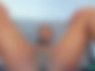 Live cam show with Coco-Kiiss - Spank on AdultVida.com