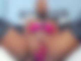 Live cam show with Coco-Kiiss - Creamy on Camsoda
