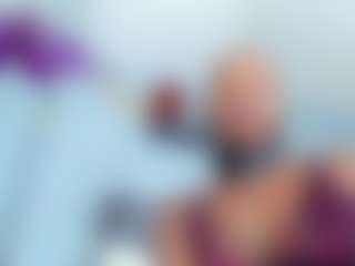 Live cam show with Coco-Kiiss - Shaved on CSO-WL