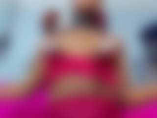Live cam show with Coco-Kiiss - Oil on AdultVida.com