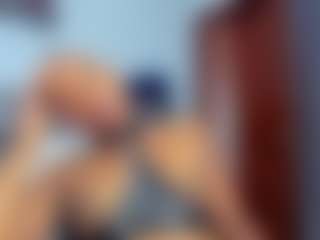Live cam show with Coco-Kiiss - Shaved on Camsoda
