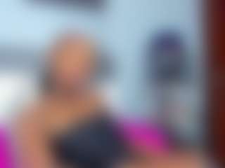 Live cam show with Coco-Kiiss - Shaved on Camsoda