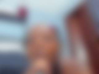 Live cam show with Coco-Kiiss - Athletic Ebony on Camming Site