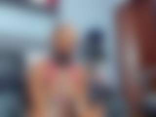 Live cam show with Coco-Kiiss - Oil on StripNow