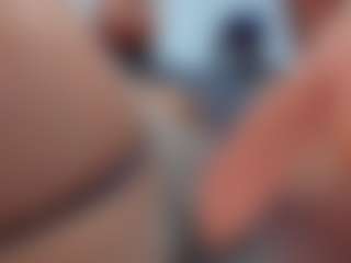Live cam show with Coco-Kiiss - Shaved on Camsoda