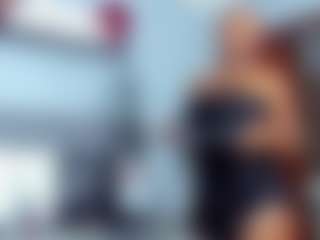 Spettacolo in cam dal vivo con Coco-Kiiss - Whip su Camsoda