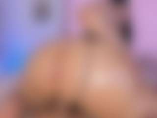 GinnaPalmer's Live Sex Cam Show