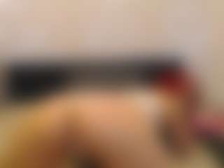 MileyCoxy MILF webcam performer live streaming