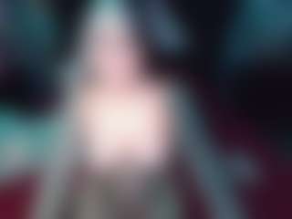 Live cam show with Sallylynn - Fingers on crypto-cams