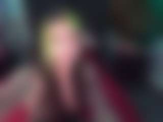 Live cam show with Sallylynn - Tease on CamSodaAdn