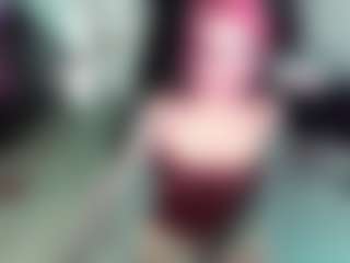 Live cam show with Sallylynn - Brown Eyes on CamwithHer